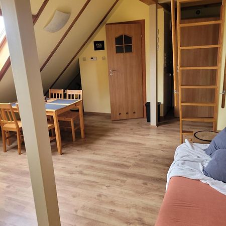 Apartamenty Na Poddaszu Bierdzany Exterior foto