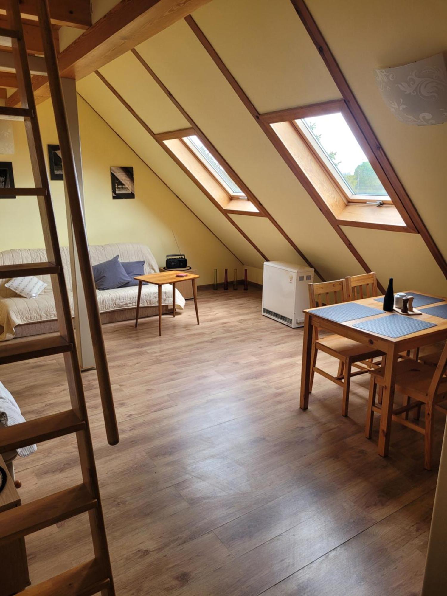 Apartamenty Na Poddaszu Bierdzany Exterior foto